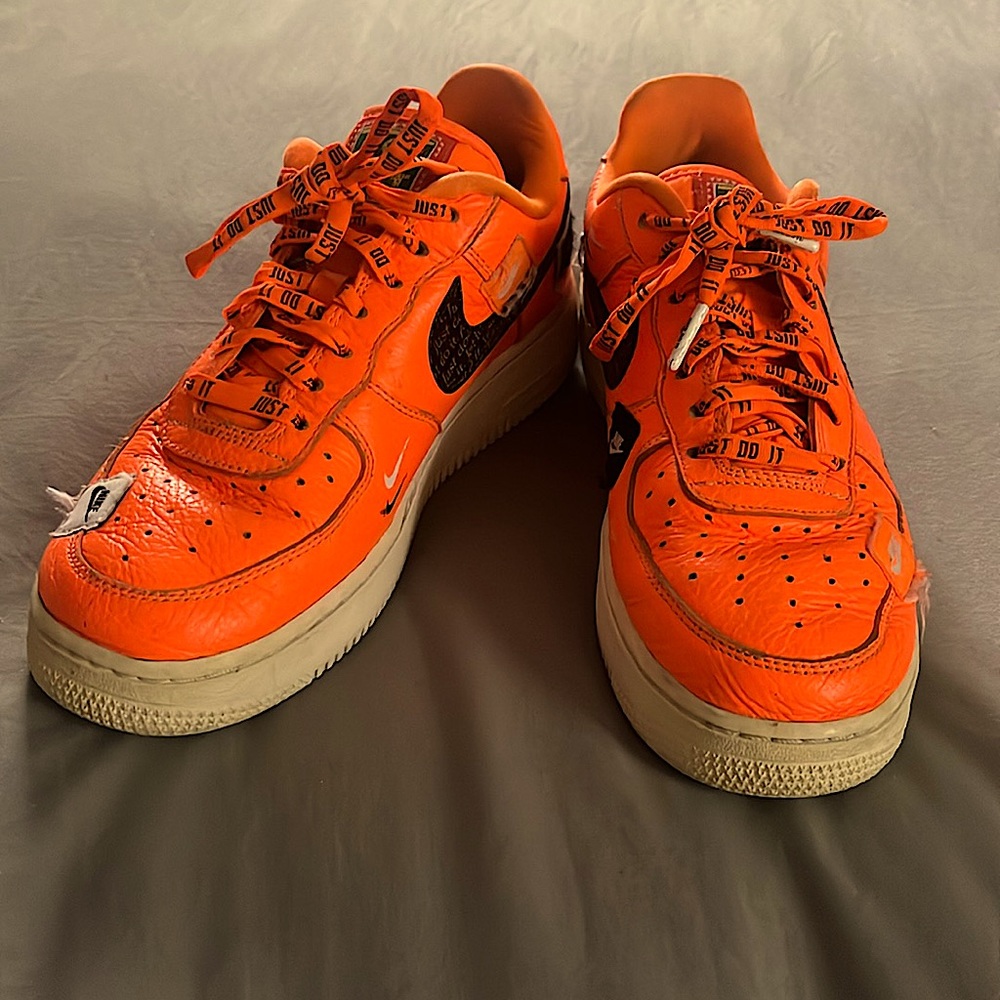 RARE-LIMITED EDITION Men's Orange Air Force 1's " Do It" Logo Edition Size7 used